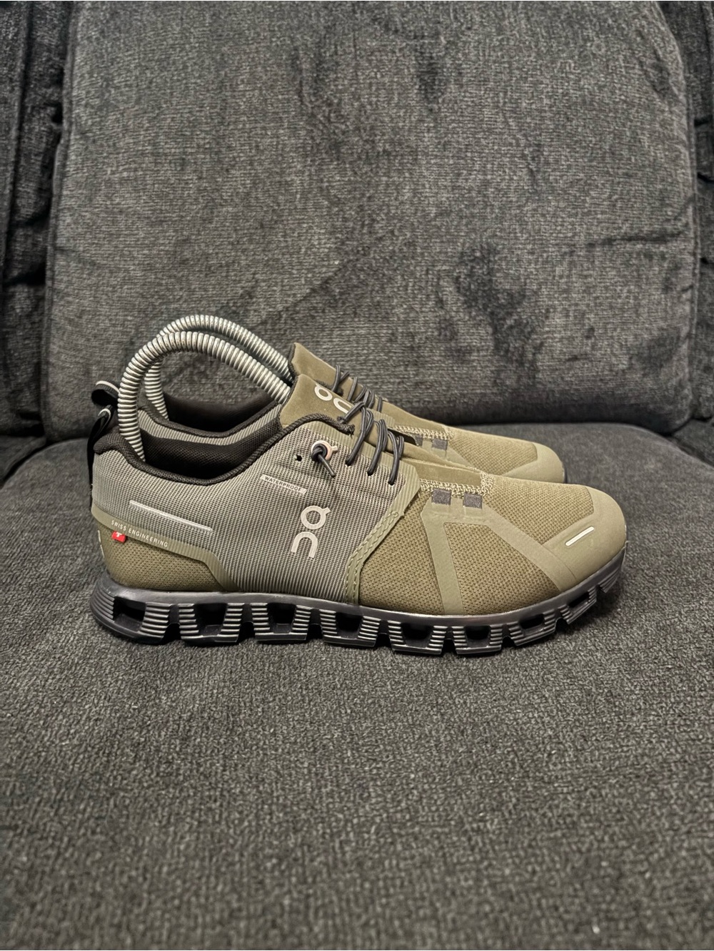 On Women's Cloud 5 Size 7 Waterproof Olive Black Green 59.98836 Athletic Shoes